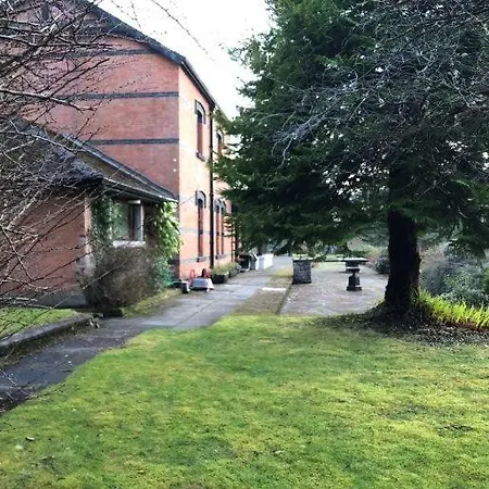 No 8 Old Manor Nyaraló *