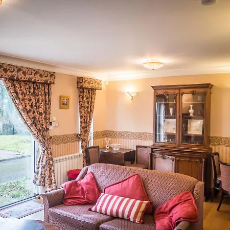 No 8 Old Manor *