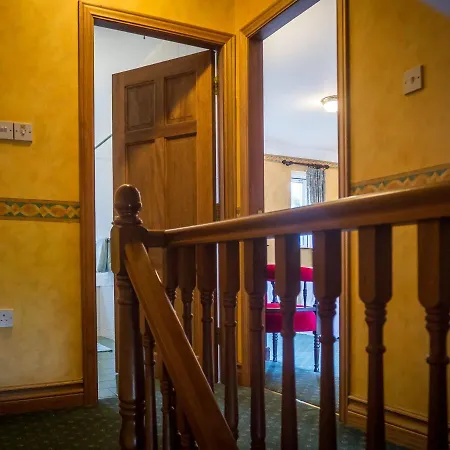 No 8 Old Manor Nyaraló